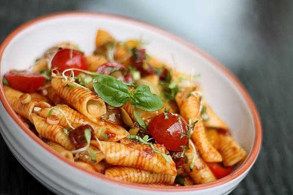 Mediterranean Tomato Pasta Salad
