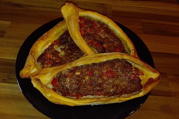 Minced Meat Boat – Kıymalı Pide