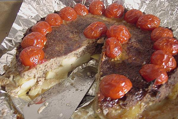 Minced Meat Cake with Potatoes