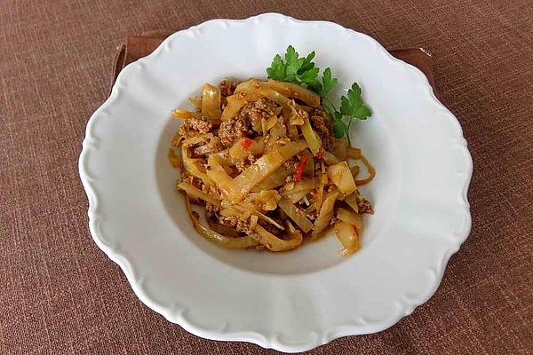 Minced Meat – White Cabbage – Saucepan with Cinnamon