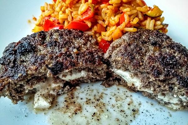Minced Steaks Filled with Sheep Cheese