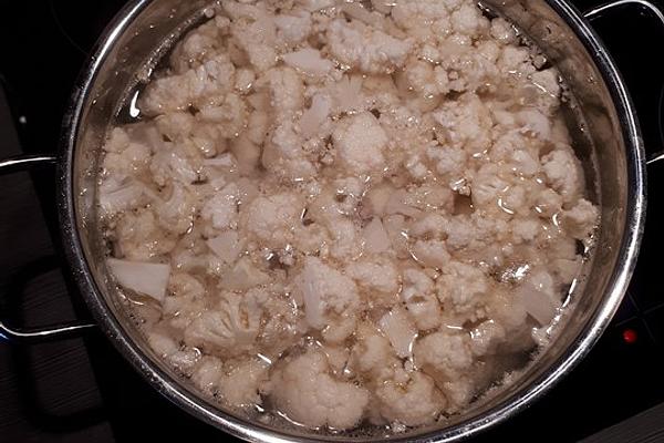 Mom`s Cauliflower Soup