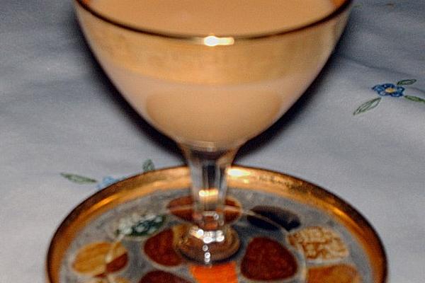 Mother`s Egg Liqueur