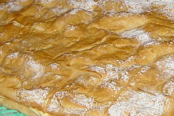 Mountain Cake with Vanilla Cream