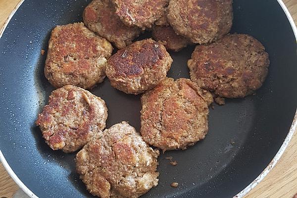 Mushroom Cakes with Red Wine Sauce