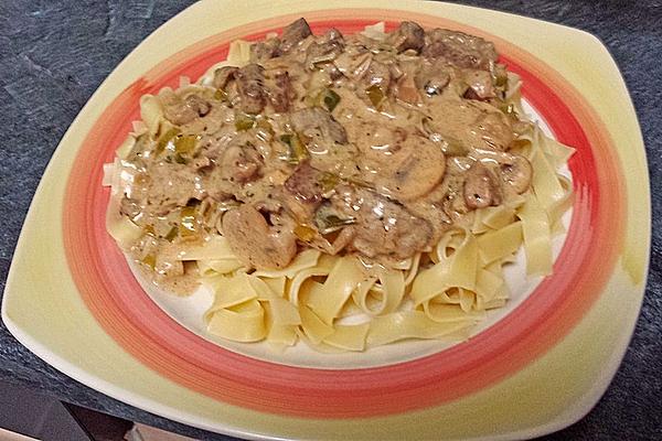 Mushroom Noodle Pan with Steak Strips