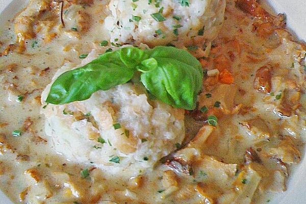 Mushroom Sauce with Dumplings
