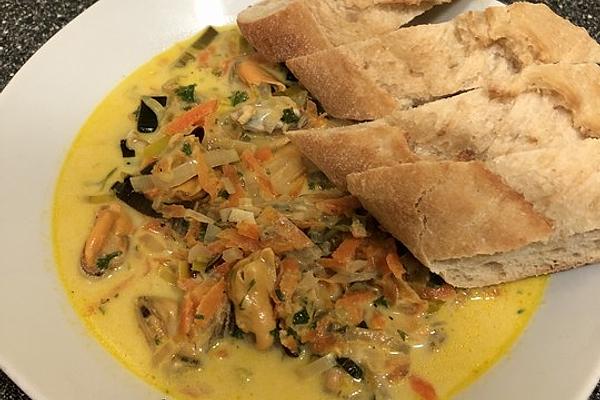 Mussels in Garlic-cream Stock