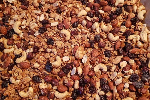 Ninis Sweet &amp; Salty Peanut Granola