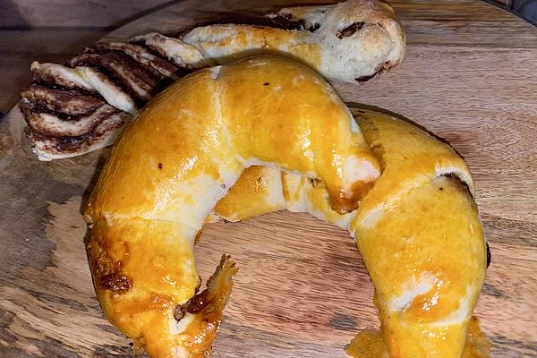 Nut Croissants Made from Quark and Oil Dough