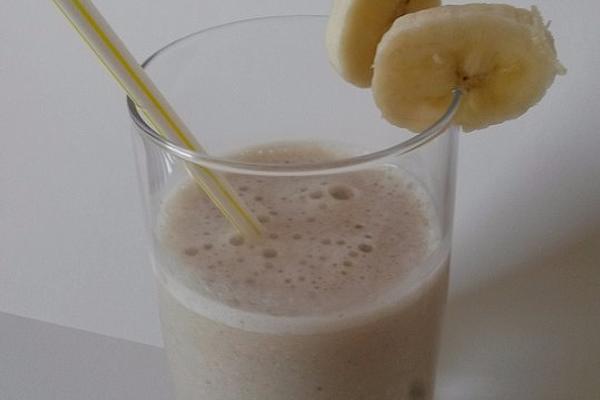 Oat-Banana-Cinnamon Shake