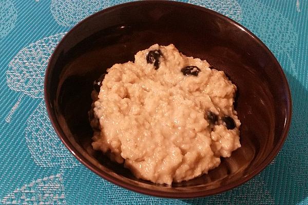 Oatmeal Porridge with White Chocolate and Fruit