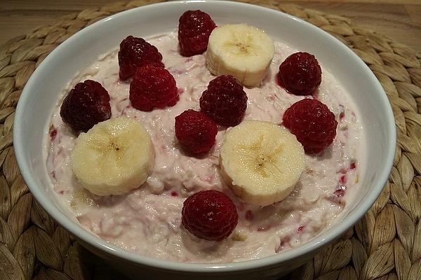 Oatmeal, Raspberry and Banana Quark