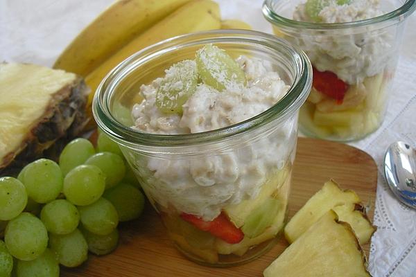 Oatmeal with Yogurt and Fruit