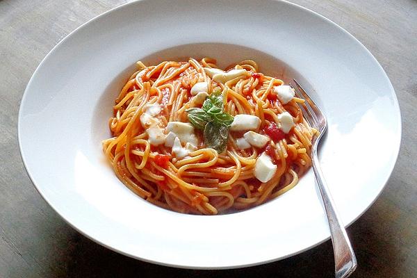 One Pot Pasta Tomato Mozzarella