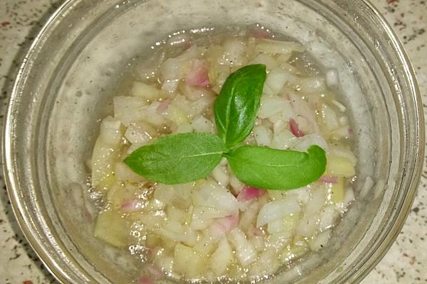 Onions Dressed with Vinegar and Oil