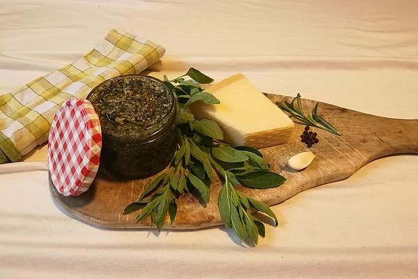 Oreganopesto with Hazelnuts and Parmesan