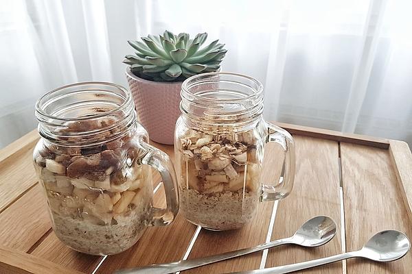 Overnight Oats with Apple, Banana and Cinnamon