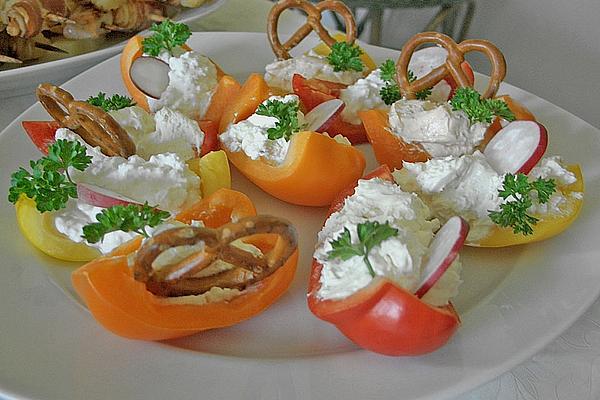 Paprika Boats with Cream Cheese Cream