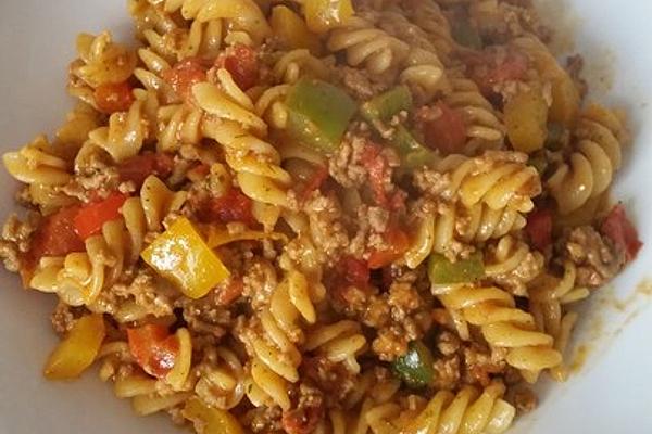 Pasta Pan with Minced Meat and Peppers