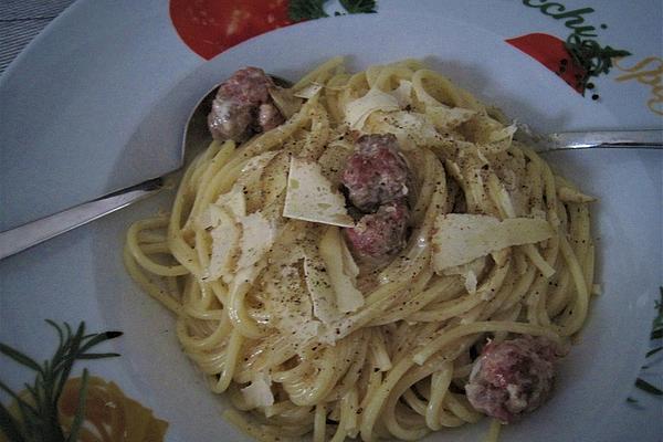Pasta with Bratwurst and Cream