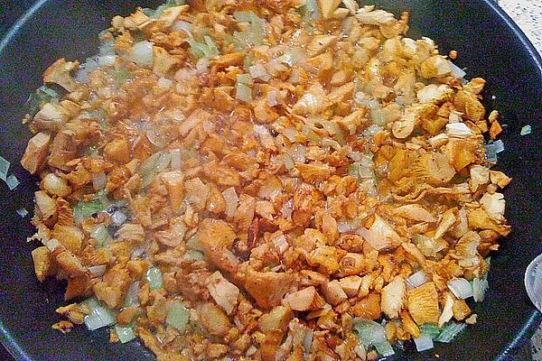 Pasta with Chanterelles Sauce