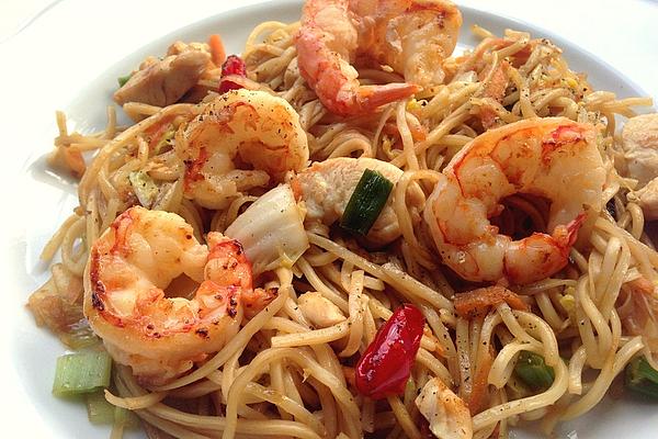 Pasta with Chicken and Prawns