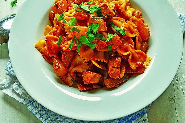 Pasta with Chicken, Zucchini and Tomato Sauce