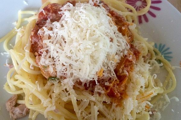 Pasta with Cold Tomato and Tuna Sauce
