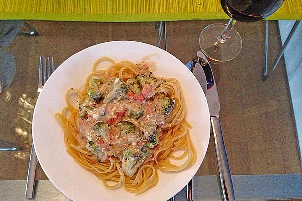 Pasta with Creamy Broccoli – Sheep Cheese Sauce