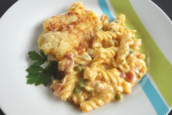 Pasta with Creamy Pea and Ham Sauce