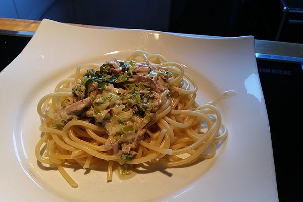 Pasta with Leek and Tuna Sauce