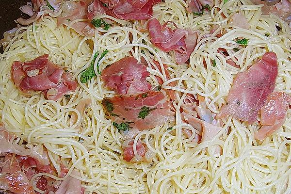 Pasta with Parma Ham in Lemon Oil