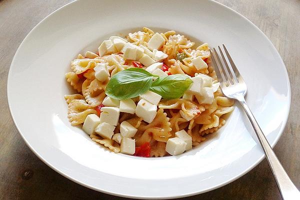 Pasta with Peppers and Mozzarella
