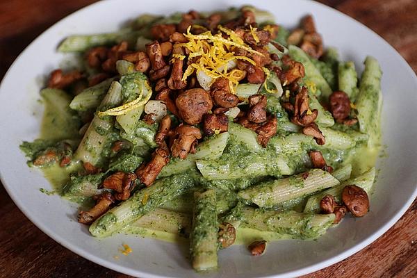Pasta with Spicy Spinach and Pine Nuts