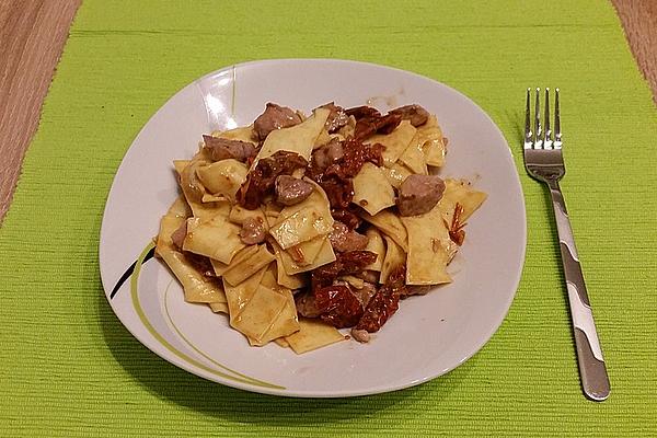 Pasta with Sundried Tomatoes and Chicken