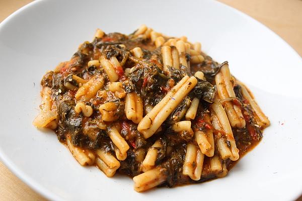 Pasta with Tomato and Spinach