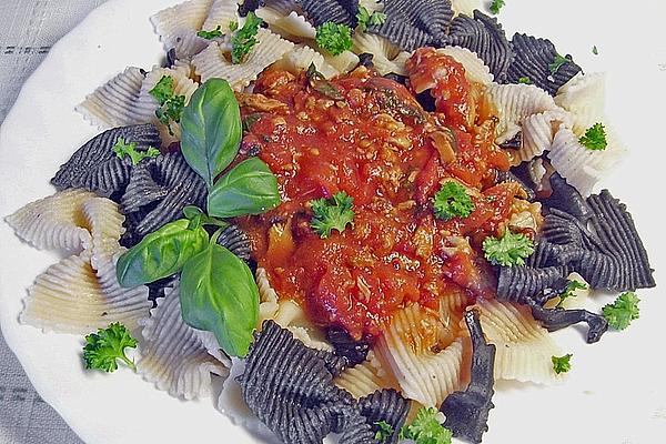 Pasta with Tomato and Tuna Sauce