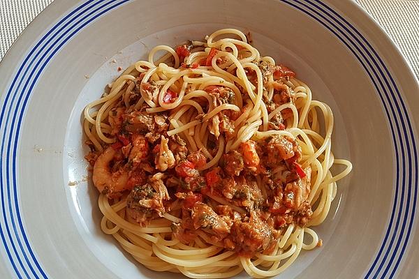 Pasta with Tuna, Prawns and Crayfish