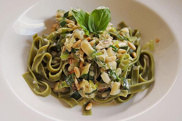 Pasta with Zucchini – Roquefort – Sauce