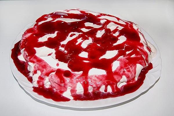 Pavlova with Currants