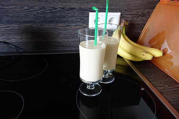 Peach and Banana Breakfast Smoothie