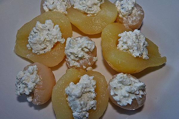 Pear with Cottage Cheese and Gorgonzola