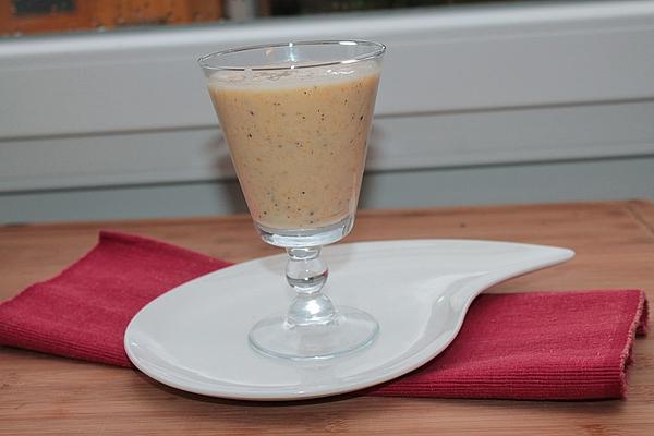 Persimmon and Kiwi Smoothie