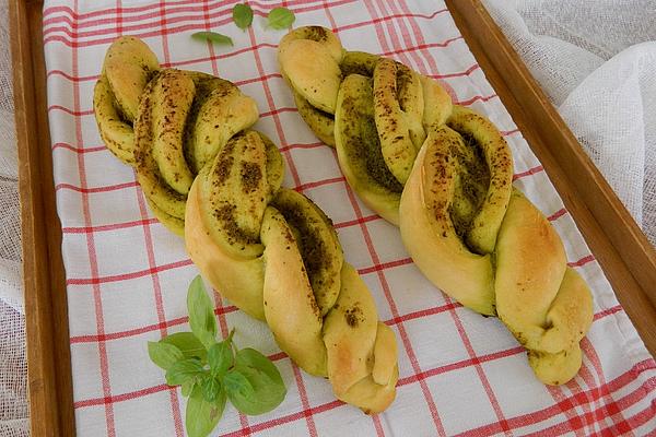 Pesto Braid