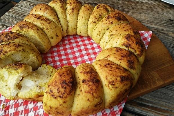 Pesto Bread Wreath with Feta