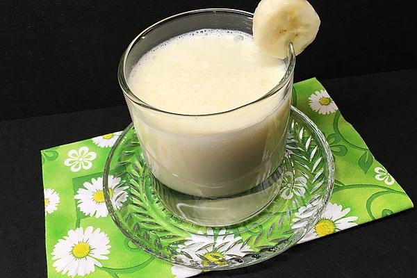 Pineapple and Banana Smoothie with Kefir