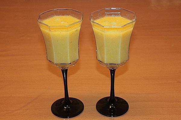Pineapple and Mango Smoothie