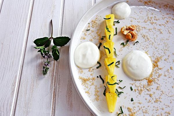 Pineapple-mint Yogurt