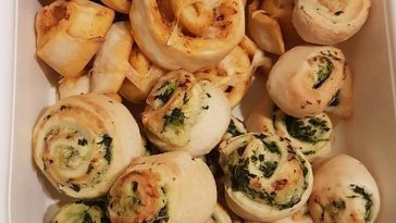 Yeast Dough Flower with Tomato Pesto